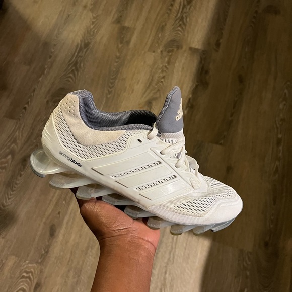 COPY - Sneakers adidas spring blade size 8 women’s this shoe is used - Picture 1 of 13